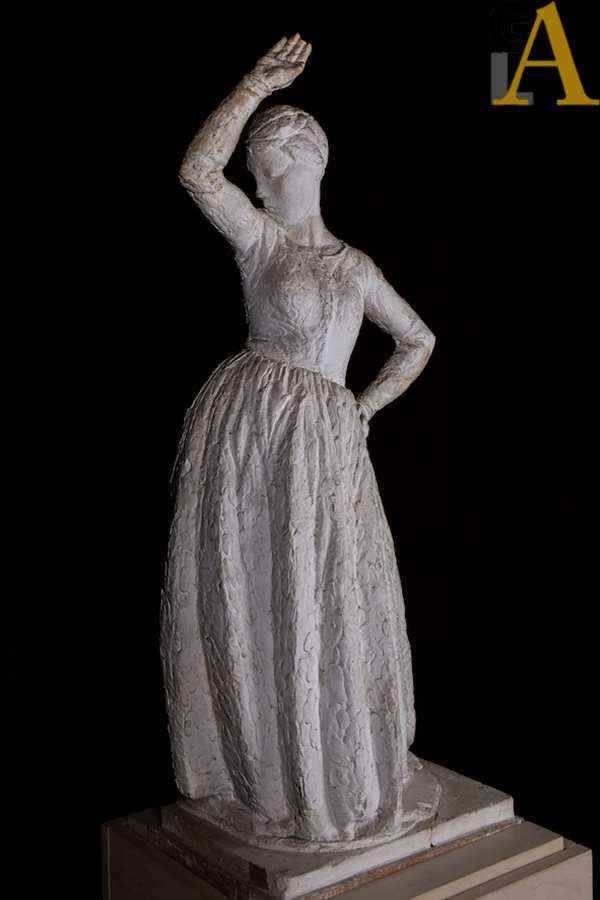 Donna che saluta 