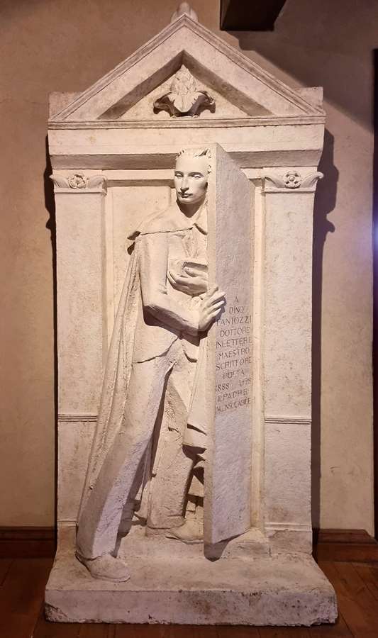 Monumento funebre a Dino Fantozzi 